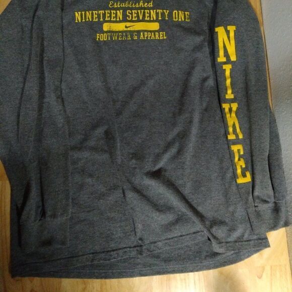 Vintage Nike Footwear & Apparel Logo Long Sleeve T-Shirt - Picture 2 of 9